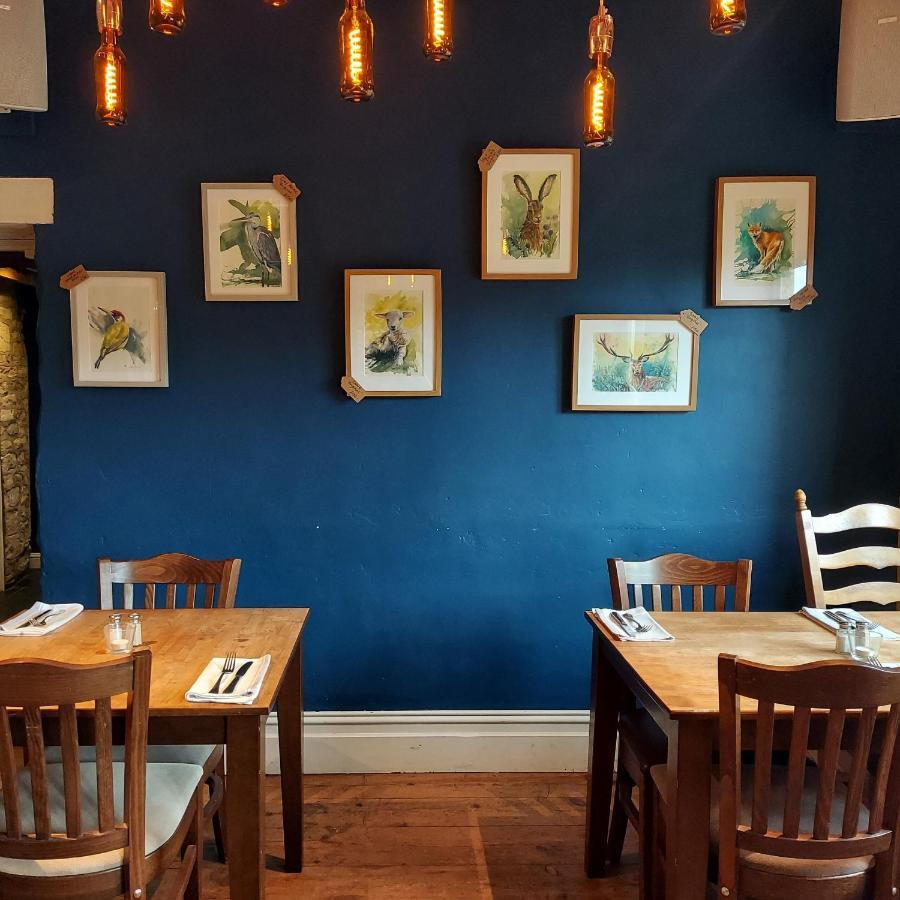 Tipputs Inn, Pub, Restaurant & Boutique Flats Stroud  Bagian luar foto